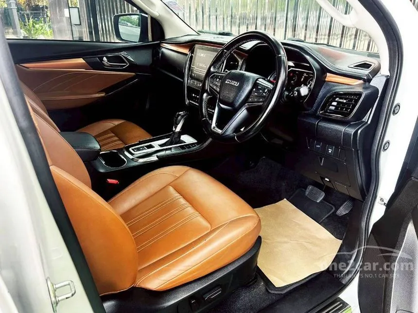 2022 Isuzu MU-X Active SUV