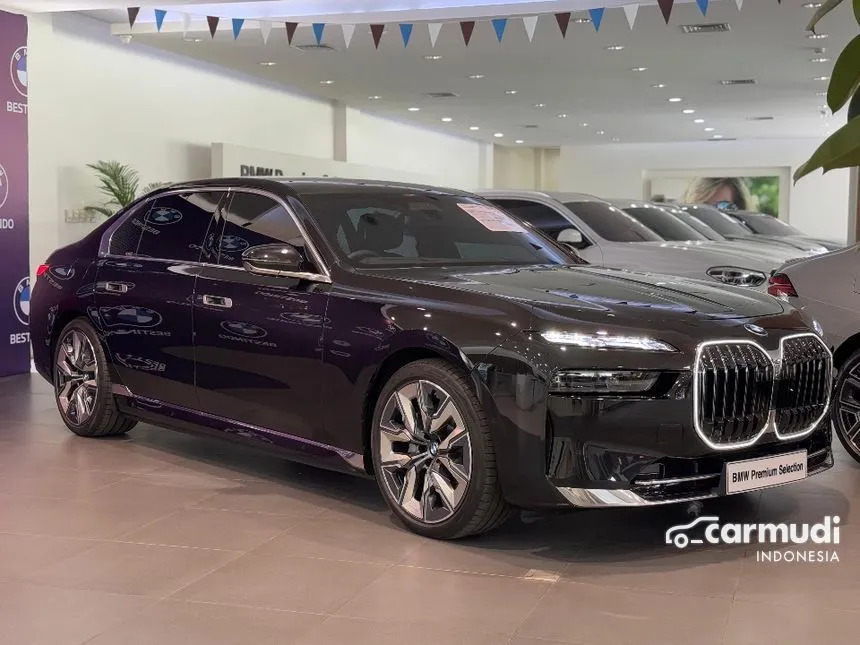 2024 BMW i7 xDrive60 Gran Lusso Sedan
