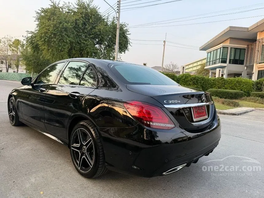 2022 Mercedes-Benz C300 e AMG Dynamic Sedan