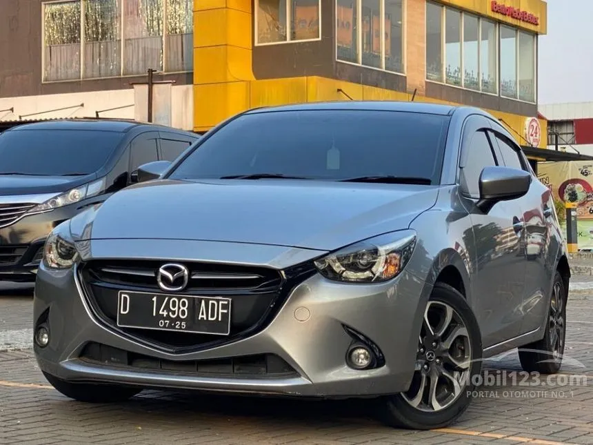 Jual Mobil Mazda 2 2014 R 1.5 di Jawa Barat Automatic Hatchback Silver Rp 148.000.000