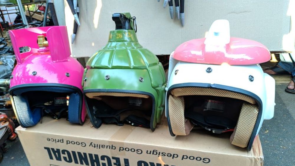 Berburu Helm Berbentuk Unik di Otobursa 2019 - Berita ...