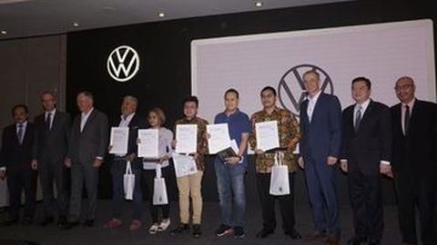 Volkswagen Serahkan 5 VW Tiguan Allspace Pertama ke Pelanggan