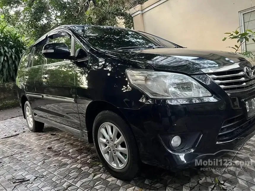 Jual Mobil Toyota Kijang Innova 2012 V 2.0 di Jawa Barat Automatic MPV Hitam Rp 140.000.000