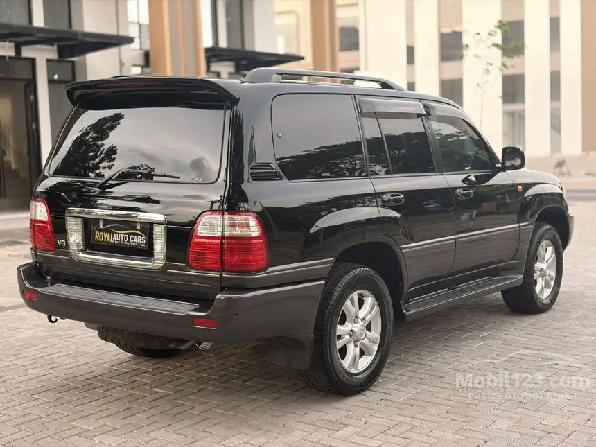 2004 Toyota Land Cruiser Cygnus SUV