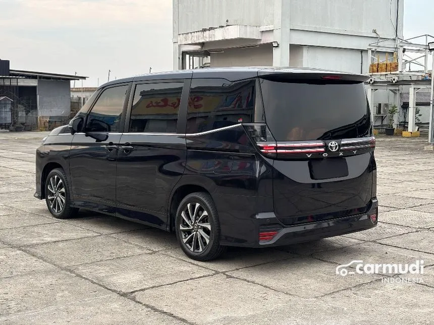 2022 Toyota Voxy (Premium Color) MPV