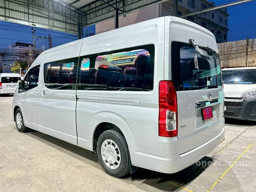 2022 Toyota Commuter Van