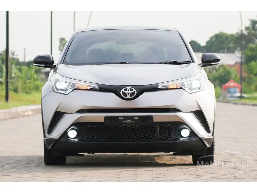2018 Toyota C-HR (1 Tone) SUV