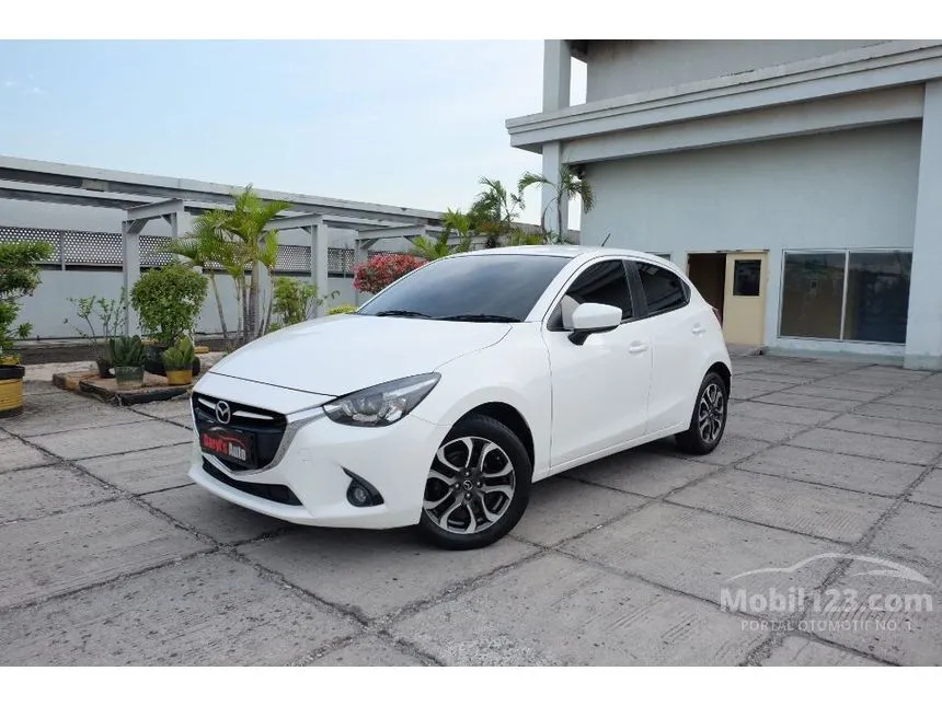 Jual Mobil Mazda 2 2015 R 1.5 di Banten Automatic Hatchback Putih Rp 171.000.000
