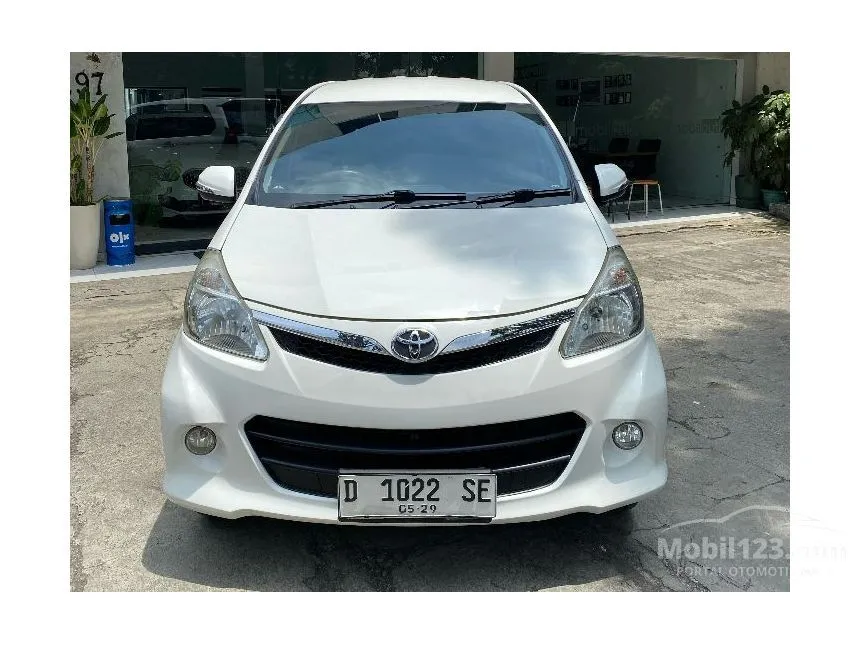 Jual Mobil Toyota Avanza 2014 Veloz 1.5 di Jawa Barat Manual MPV Putih Rp 130.000.000