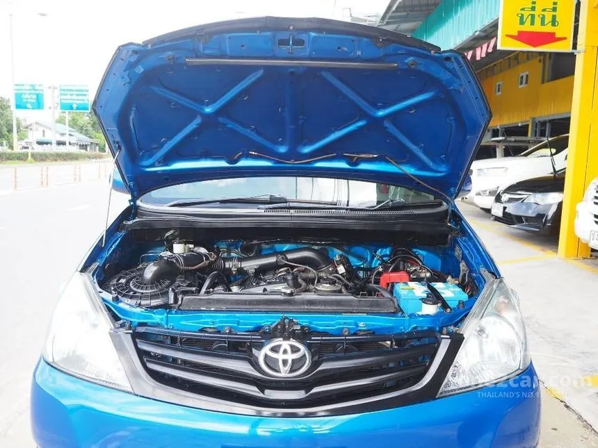 2011 Toyota Innova G Wagon