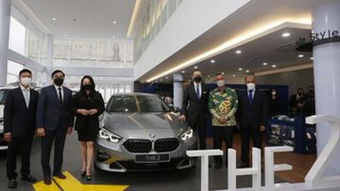 BMW Buka Diler Mobil Mewah Terlengkap Pertama di Pekanbaru