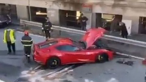 Apes, Ferrari Milik Pesepakbola Timnas Italia Hancur Ditangan Pencuci Mobil