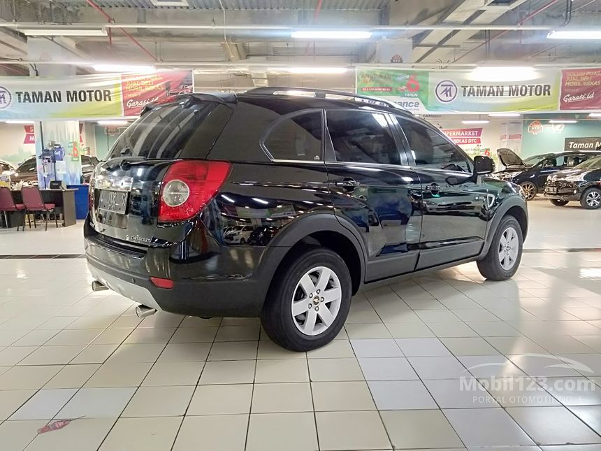 Jual Mobil  Chevrolet  Captiva 2010 C100 2 0 di Jawa  Timur  