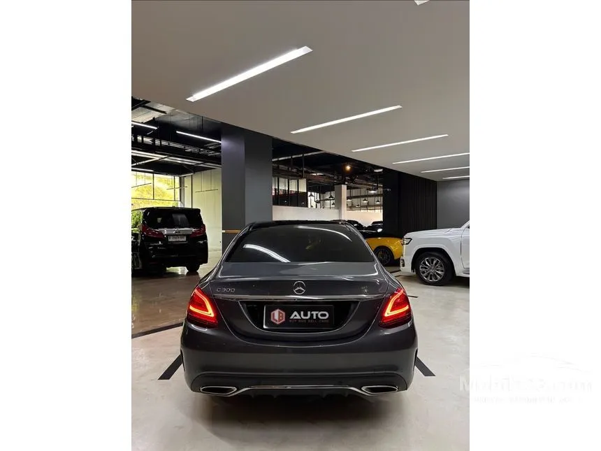 2019 Mercedes-Benz C300 AMG Line Sedan