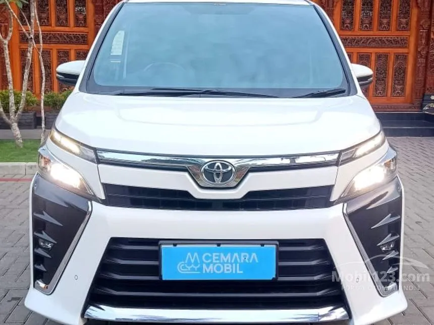 Jual Mobil Toyota Voxy 2019 2.0 di Jawa Barat Automatic MPV Putih Rp 358.000.000
