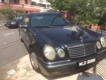 2004 Mercedes-Benz E240 2.6 Elegance Sedan
