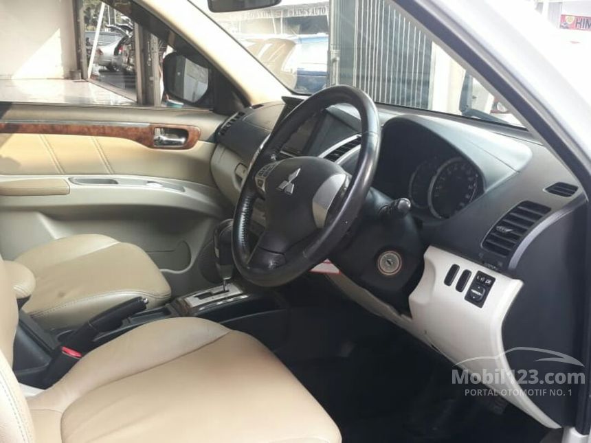 Jual Mobil  Mitsubishi Pajero  Sport  2011  Exceed  2 5 di Jawa 