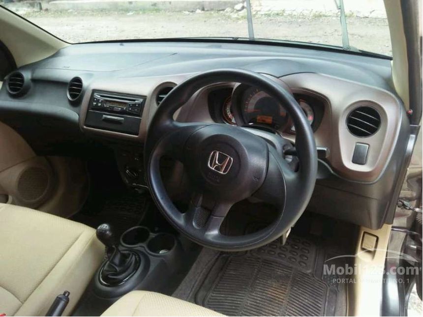 2014 Honda Brio Satya A Hatchback