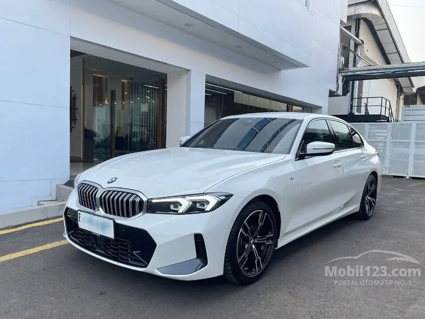 Jual Mobil BMW 320i 2023 M Sport 2.0 di DKI Jakarta Automatic Sedan Putih Rp 1.130.000.000