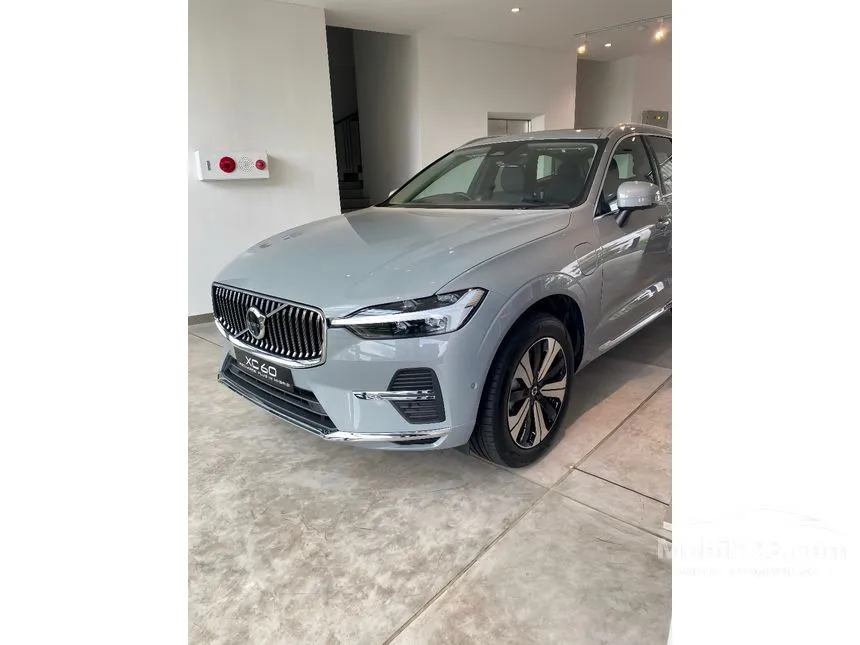 Jual Mobil Volvo XC60 2024 Recharge PHEV T8 2.0 di Nangroe Aceh Darussalam Automatic SUV Silver Rp 1.850.000.000