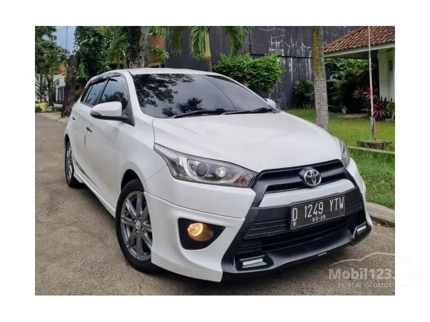 Jual Mobil Toyota Yaris 2015 TRD Sportivo 1.5 di Jawa Barat Automatic Hatchback Putih Rp 179.000.000