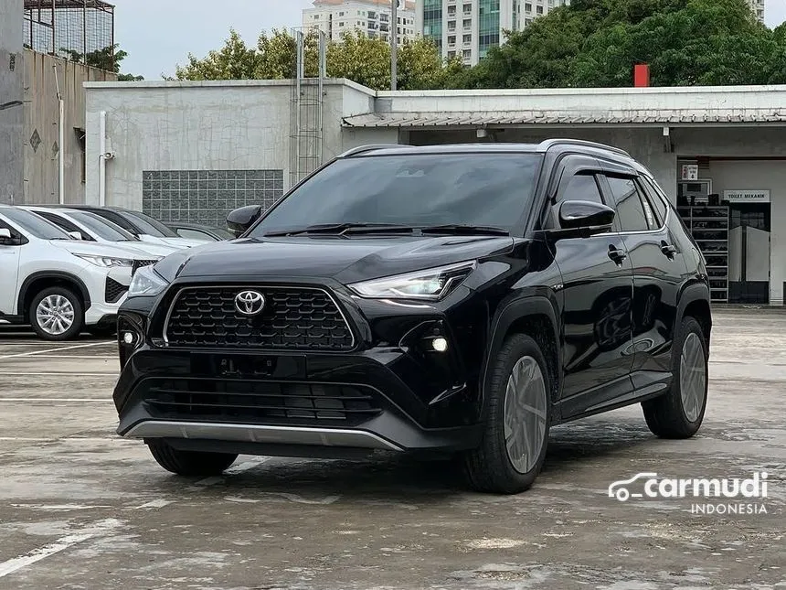 Jual Mobil Toyota Yaris Cross 2025 S HV with GR Parts Aero Pkg 1.5 di Jawa Barat Automatic SUV Hitam Rp 320.000.000