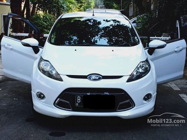 Ford Fiesta Mobil bekas dijual di Dki-jakarta (Indonesia) - Dari 9