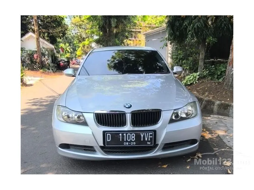 Jual Mobil BMW 320i 2006 2.0 di Jawa Barat Automatic Sedan Abu