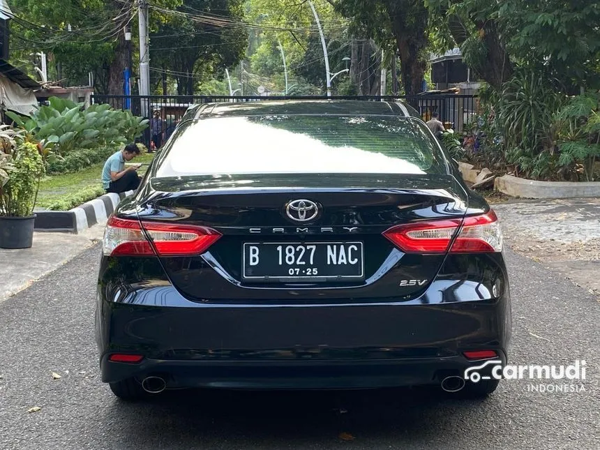 2020 Toyota Camry V Sedan