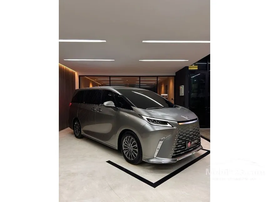2024 Lexus LM 350h 7 Seater MPV