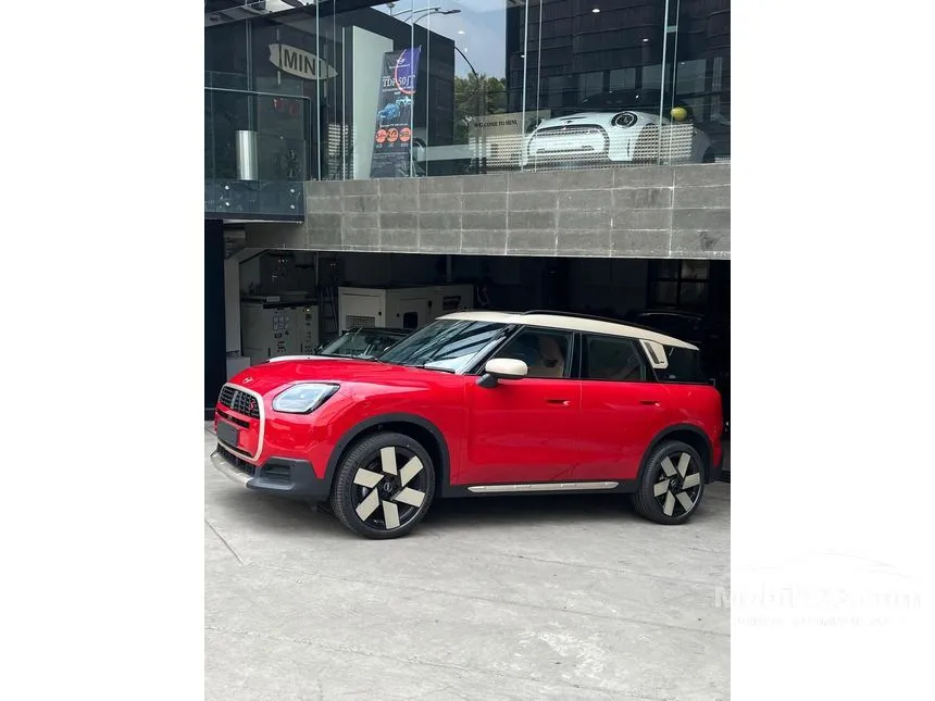 Jual Mobil MINI Countryman 2024 S ALL4 Favoured Trim 2.0 di Jawa Tengah Automatic SUV Merah Rp 1.493.000.000