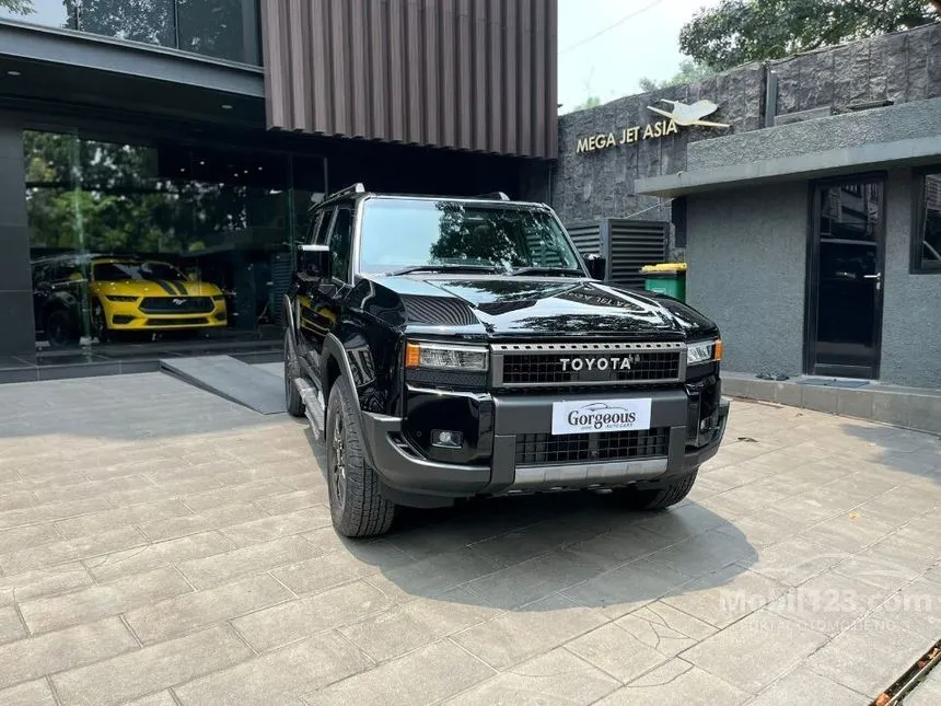 Jual Mobil Toyota Land Cruiser Prado 2024 VX 2.8 di Kalimantan Selatan Automatic SUV Hitam Rp 2.850.000.000