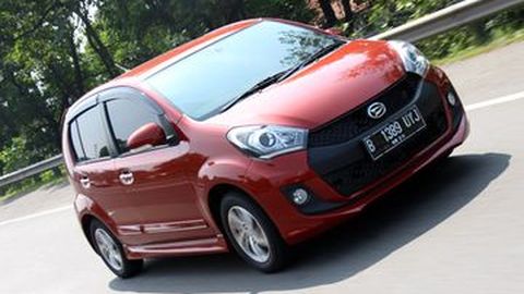 Test Drive Daihatsu Sirion 2016