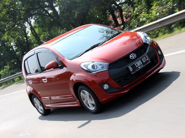 Test Drive Daihatsu Sirion 2016