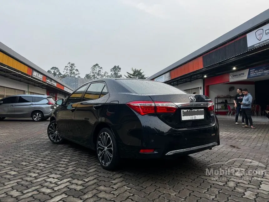 2015 Toyota Corolla Altis V Sedan