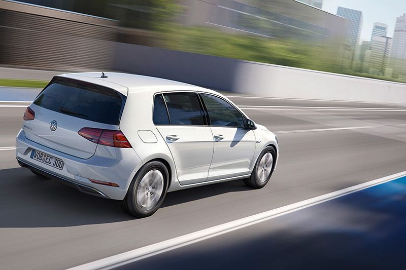 New VW e-Golf Kian Bertenaga dan Tersedia Fitur-fitur Baru 5