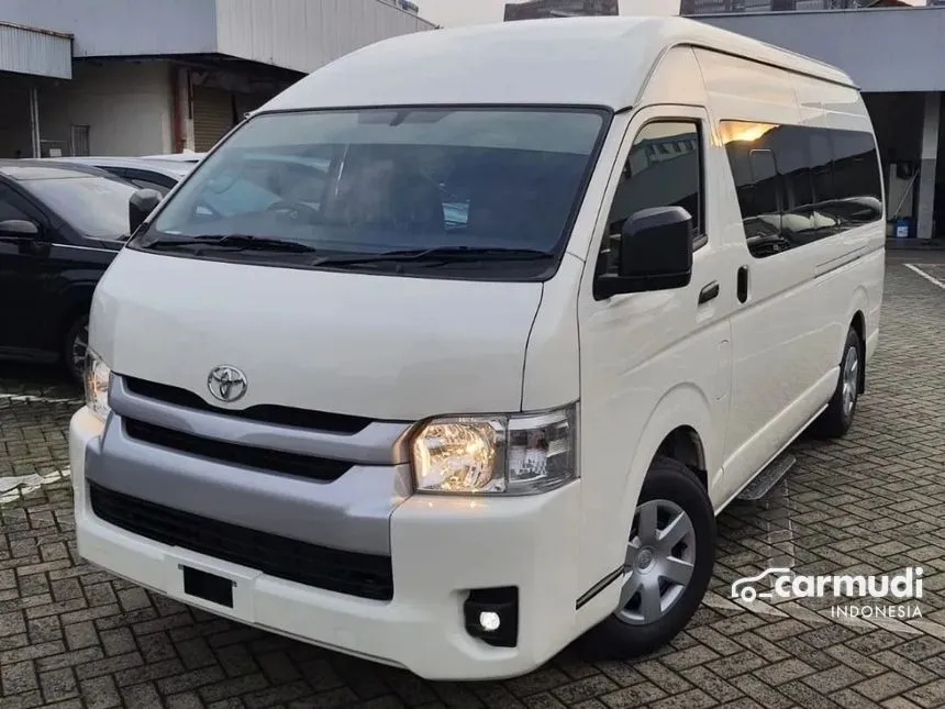 2024 Toyota Hiace Commuter Van Wagon