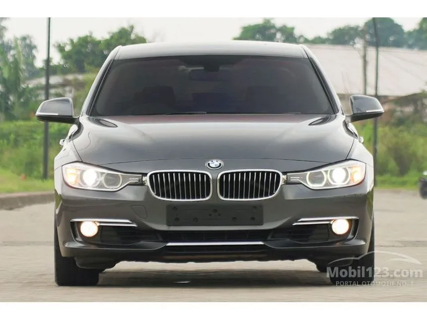 2015 BMW 320i Luxury Sedan