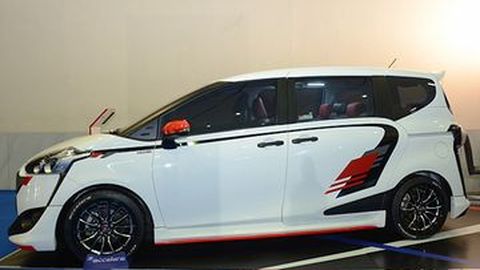 Toyota Sienta Dijahili NMAA