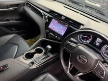 2021 Toyota Camry 2.5 V Sedan