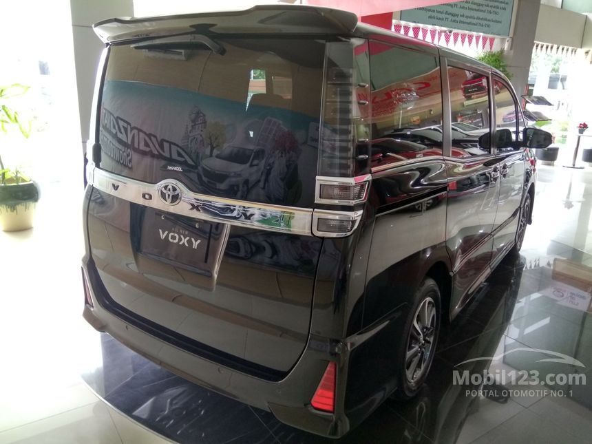 Jual Mobil  Toyota  Voxy 2019 R80 2 0 di DKI Jakarta 