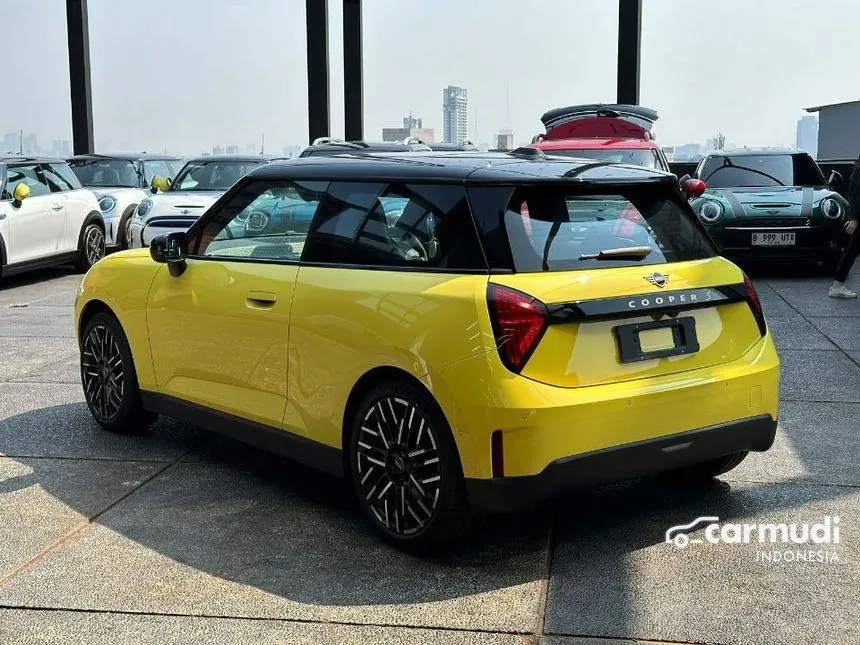 2025 MINI Cooper Cooper SE Hatchback