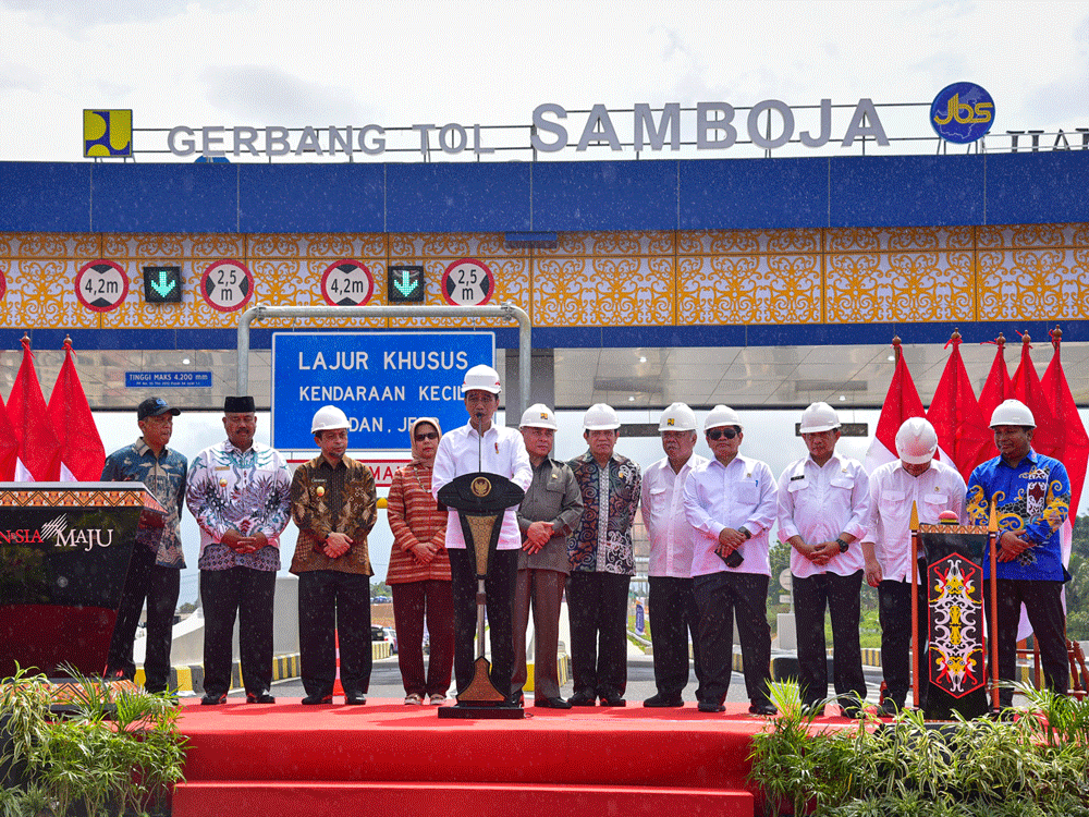Jokowi Resmikan Jalan Tol Pertama di Kalimantan Dekat Ibu Kota Baru