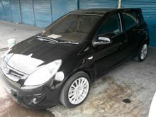 Hyundai i20 Hitam 2010 Manual Akselerasi Langsung