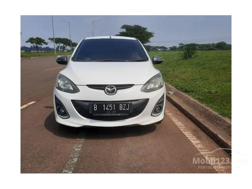 Jual Mobil Mazda 2 2012 R 1.5 di Banten Automatic Hatchback Putih Rp 108.000.000