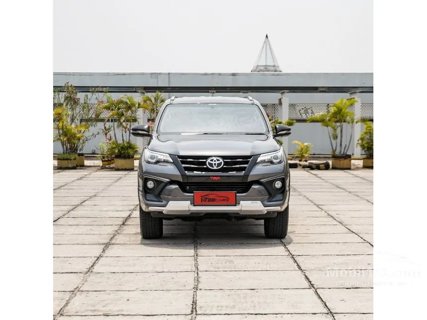 Jual Mobil Toyota Fortuner 2019 VRZ 2.4 di Jawa Barat Automatic SUV Abu