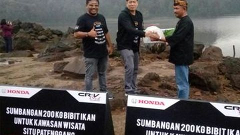 Honda Lepas 2 Kuintal Bibit Ikan di Situ Patenggang