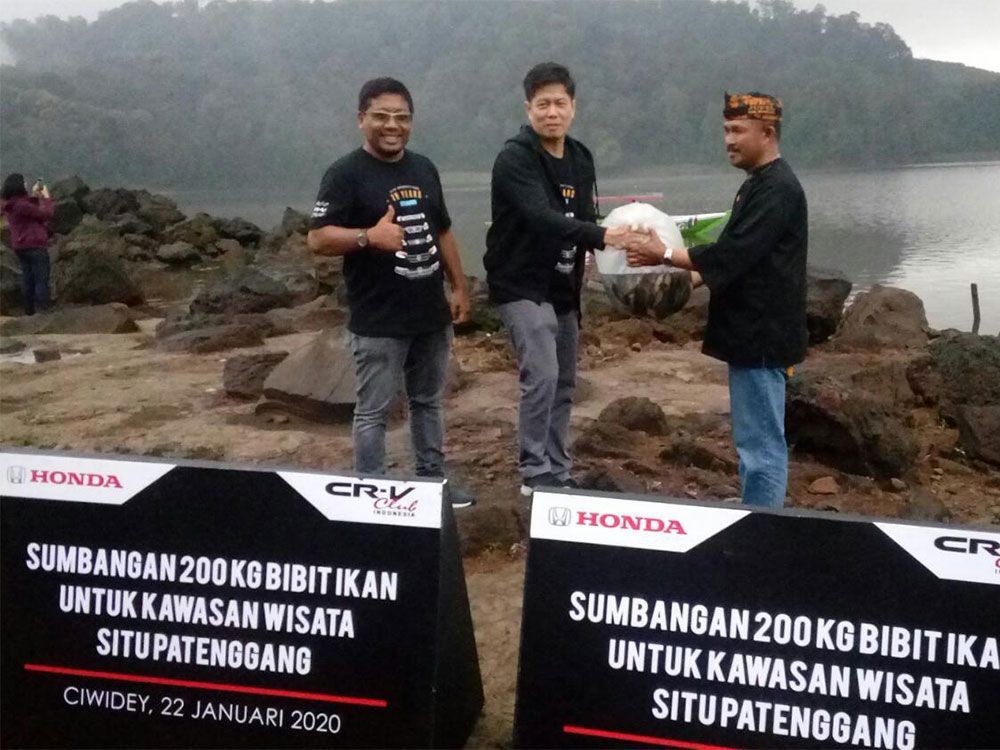 Honda Lepas 2 Kuintal Bibit Ikan di Situ Patenggang