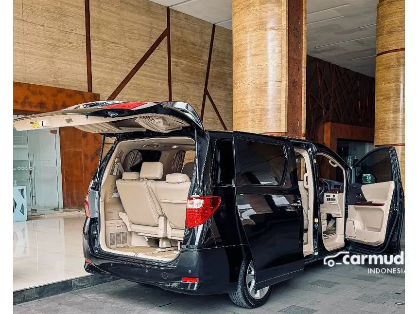 2011 Toyota Alphard G MPV