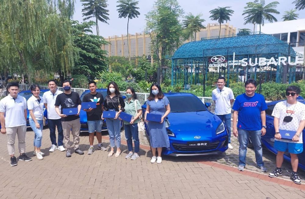 Subaru Serahkan All New BRZ Kepada 8 Konsumen Pertama di Indonesia